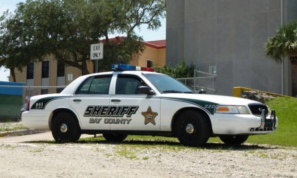 ΗΠΑ: Σάλος με σερίφη που απαγορεύει τη χρήση μάσκας στο τμήμα, ακόμα και σε πολίτες